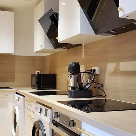 לינה וארוחת בוקר Paris Private With Shared Space - Paris Privee Avec Espaces Partages ויטרי-סור-סיין