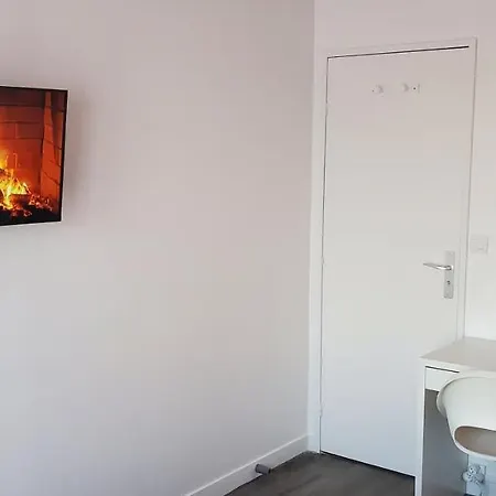 Paris Private With Shared Space - Paris Privee Avec Espaces Partages לינה וארוחת בוקר *