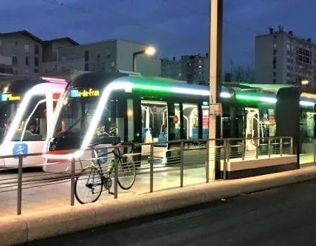 Paris Private With Shared Space - Paris Privee Avec Espaces Partages * ויטרי-סור-סיין