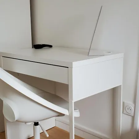 Paris Private With Shared Space - Paris Privee Avec Espaces Partages לינה וארוחת בוקר *